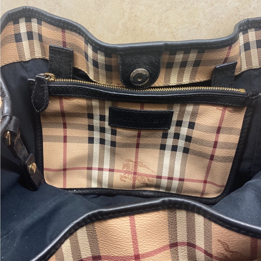 Burberry purse